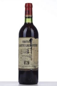 france-bordeaux-wine-malartic-lagraviere-1982